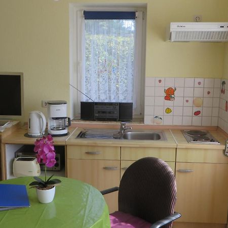 Ferienwohnungen "Marie" Mit Terrassen, Inclusive Park- Und Stellplaetze Am Haus, Mueritz-Strand Nur 700M, Altstadt 10Min, Ruhige Lage, Waren  Habitación foto